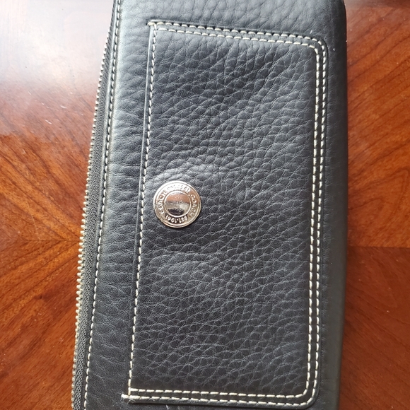 Coach - Picture 12 of 16